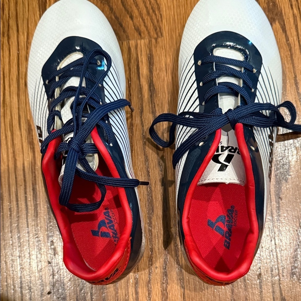 Brava Youth Fighter Soccer Cleats SIZE 4 Red, White and Blue NEW WITHOUT BOX - Picture 2 of 7